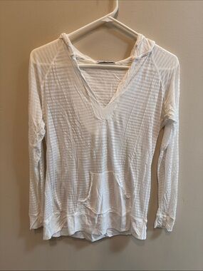 Rebecca Beeson White V-Neck Hooded Long-Sleeve Top